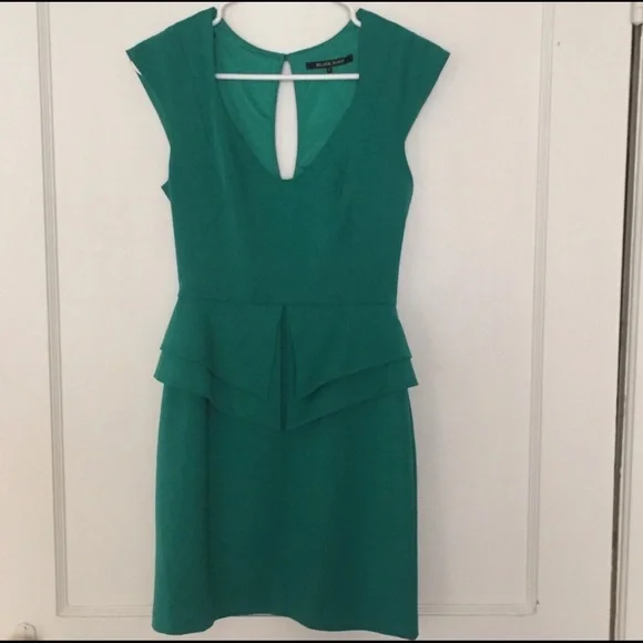 Green dress made by designer Black Halo size 2 - Picture 3 of 4